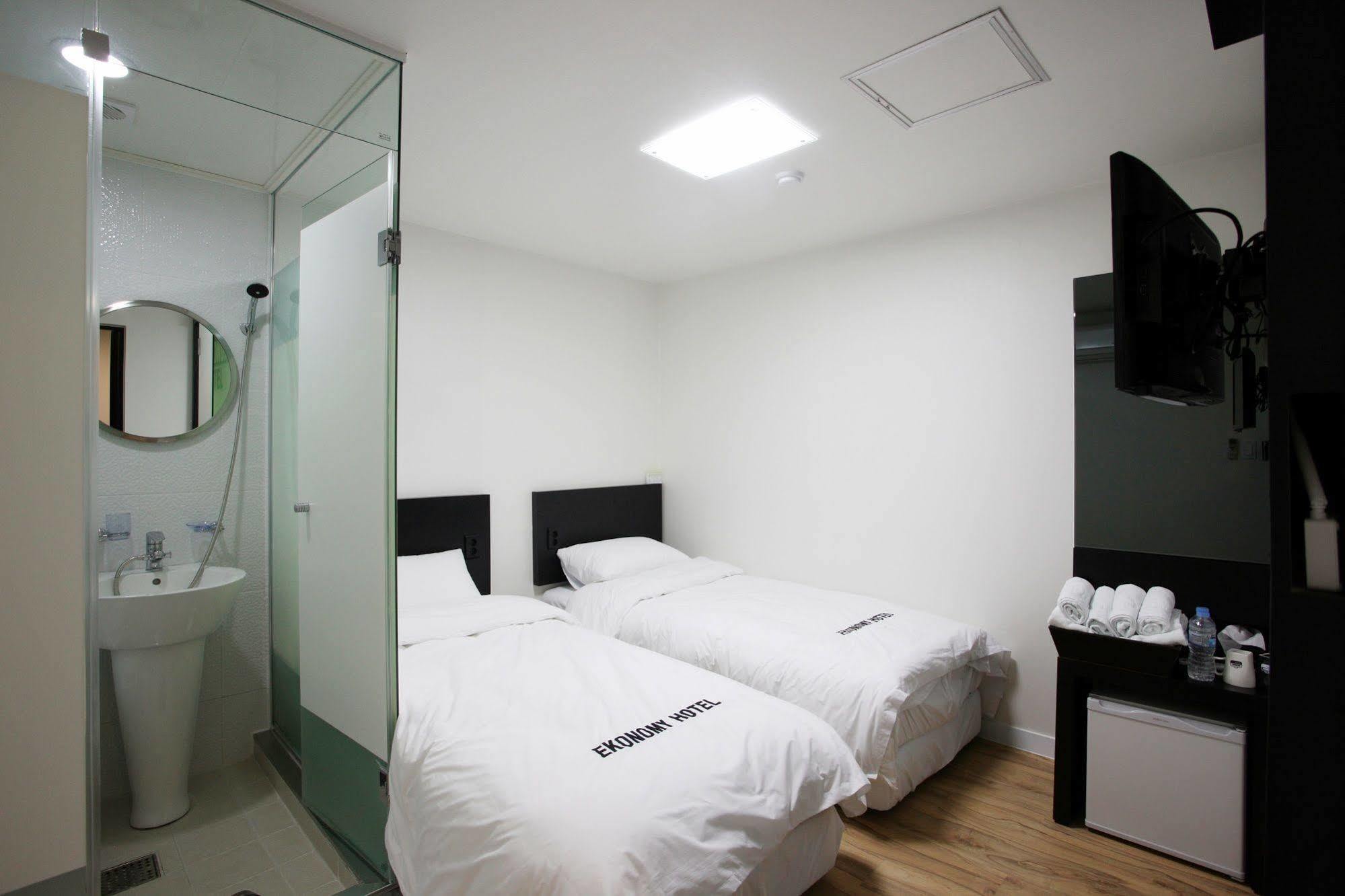 Ekonomy Hotel Myeongdong Central Seoul Eksteriør bilde