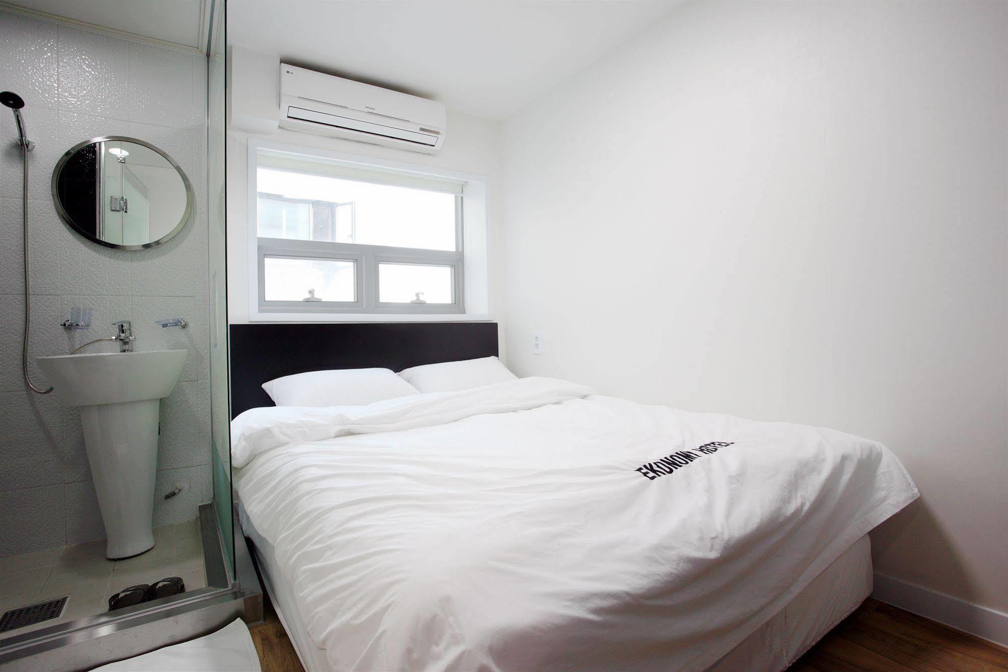 Ekonomy Hotel Myeongdong Central Seoul Eksteriør bilde