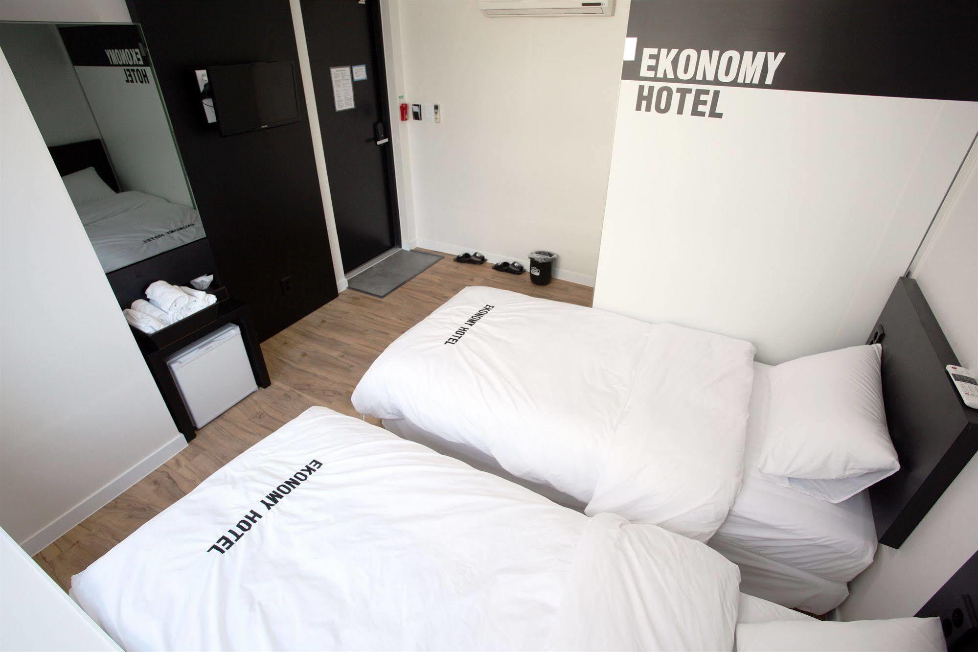 Ekonomy Hotel Myeongdong Central Seoul Eksteriør bilde