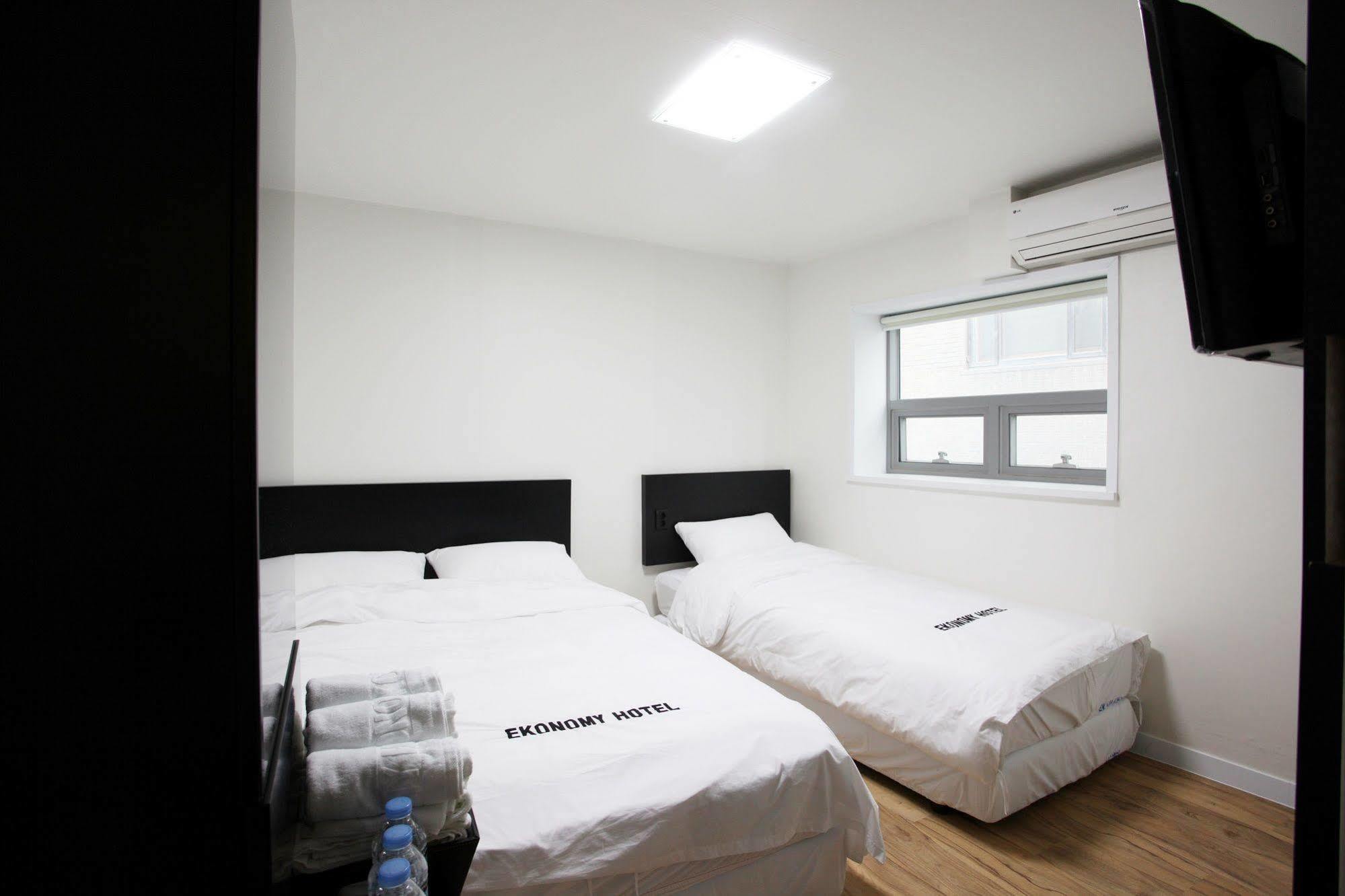 Ekonomy Hotel Myeongdong Central Seoul Eksteriør bilde