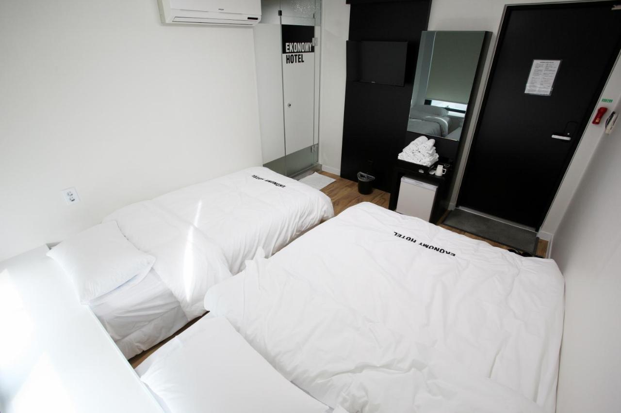 Ekonomy Hotel Myeongdong Central Seoul Eksteriør bilde